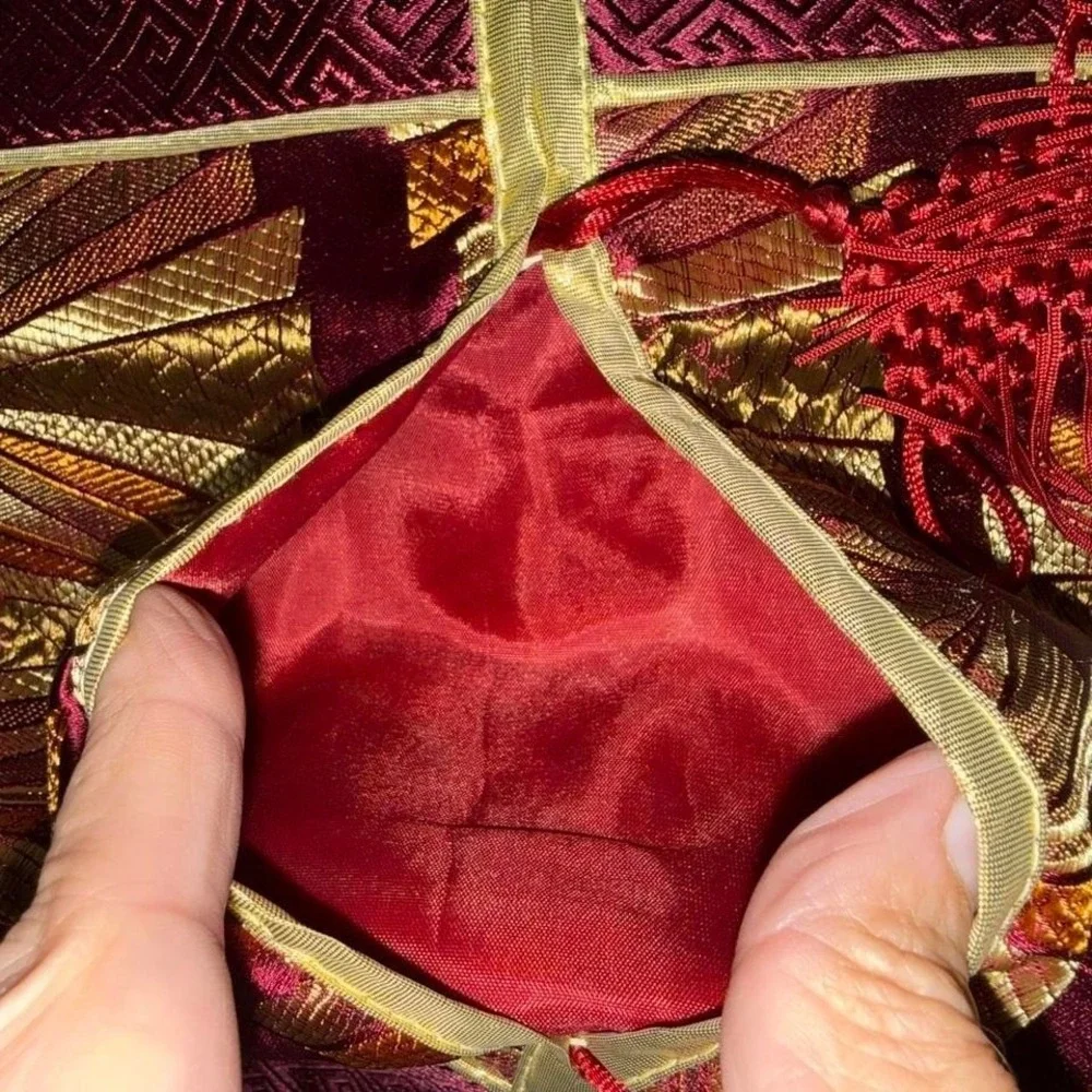 Red & gold Chinese gift bag with tassels